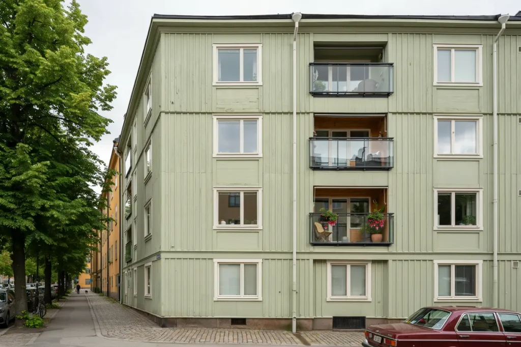 balkongfasad renoverad p flerbostadshus i vasastan